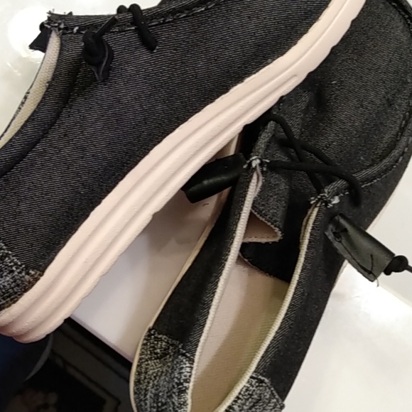 Canvas Shoes - Picture 10 of 10